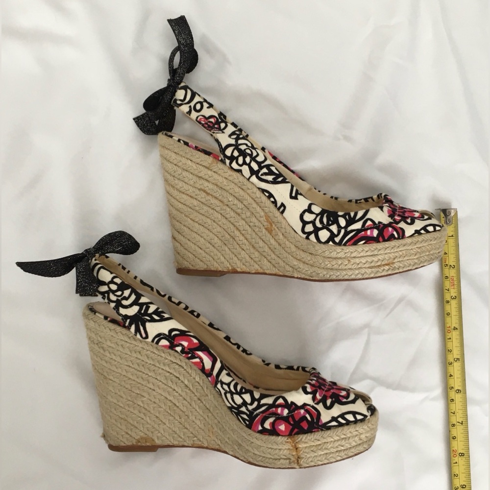 Coach poppy off white/fushia/black 5in platform wedges with sparkly bow accent. - Picture 2 of 6